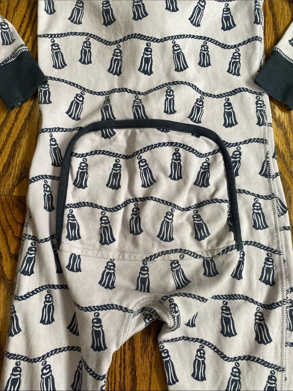 The Beaufort Bonnet Company Noelle’s Night Night-Todd Tassel print, size 4T